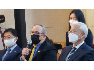 전세계 부활절 한마음 기도행동에 참여한 채드 해몬드 목사