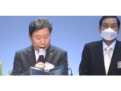 한국교회부활절연합예배 성경봉독을 하는 조강신 총무