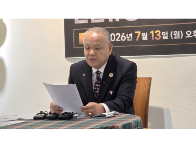 서울역 광장 예배, 300여 노숙자들에게 복음 전하고 빵·여비 전달