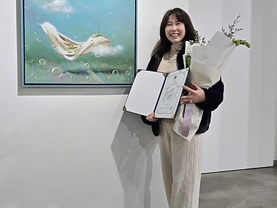 조로사 작가, '달빛'으로 2025 ISA 세계미술 공모전 대상 수상